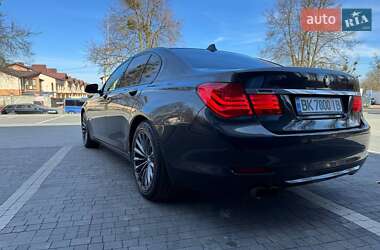 Седан BMW 7 Series 2009 в 