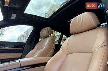 Седан BMW 7 Series 2013 в 