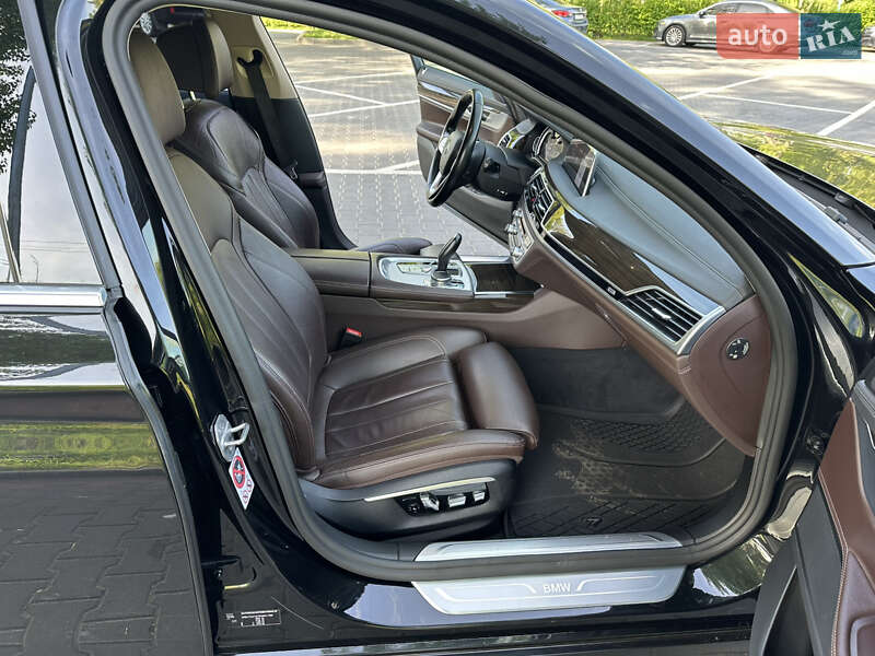 Седан BMW 7 Series 2016 в Киеве