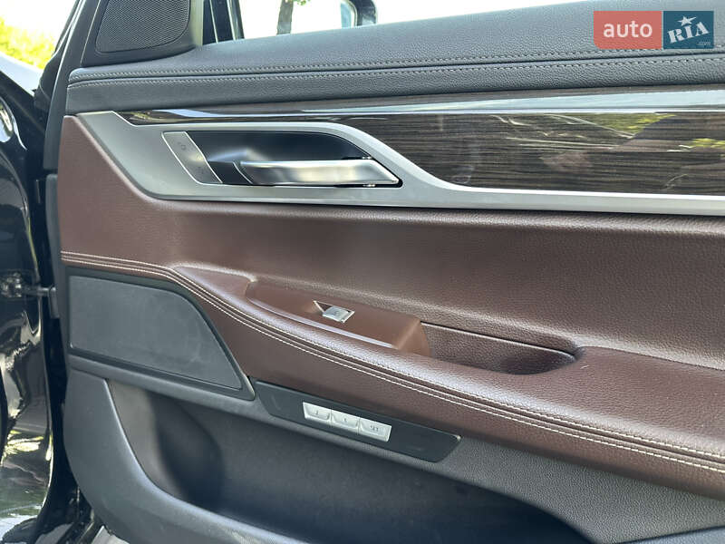 Седан BMW 7 Series 2016 в Киеве