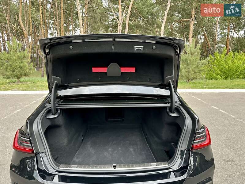 Седан BMW 7 Series 2022 в Києві