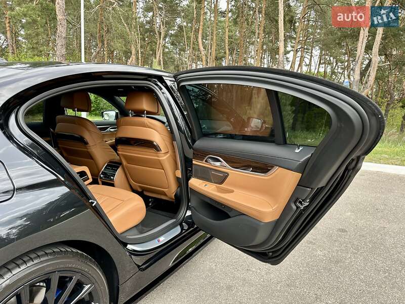 Седан BMW 7 Series 2022 в Києві