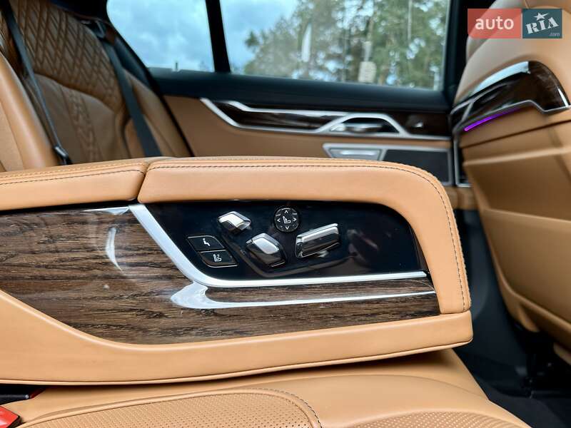 Седан BMW 7 Series 2022 в Києві