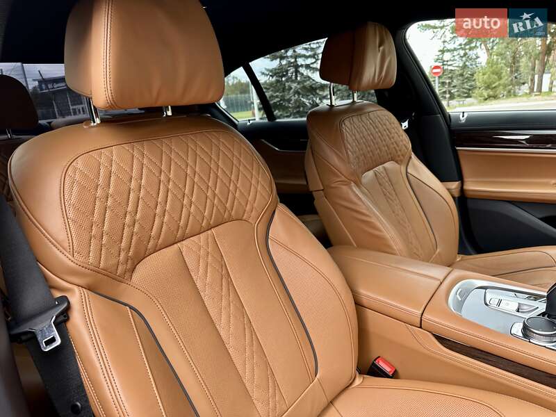 Седан BMW 7 Series 2022 в Києві