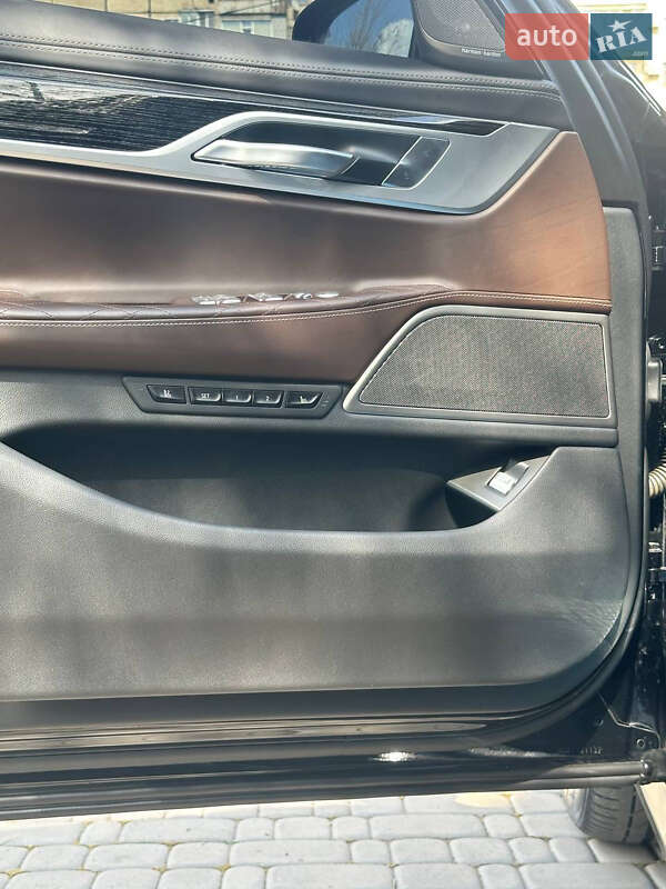 Седан BMW 7 Series 2020 в Кривом Роге