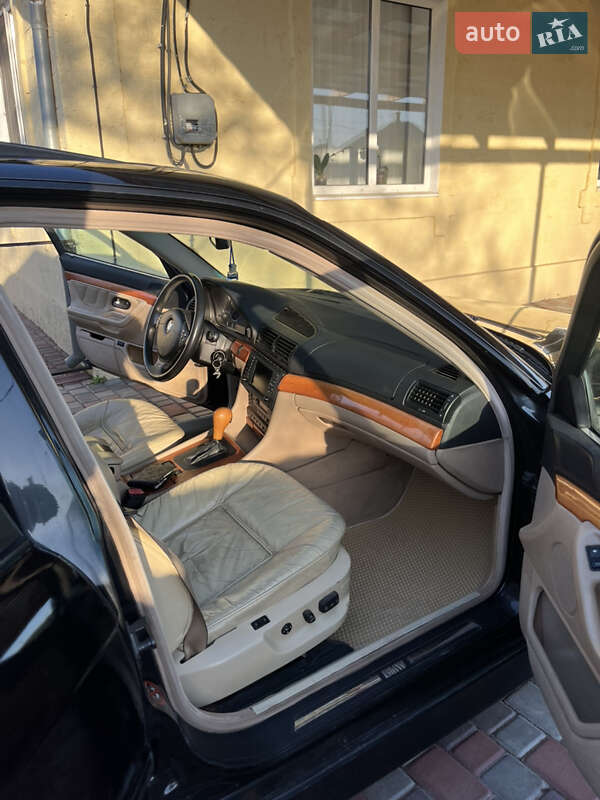 Седан BMW 7 Series 1999 в Килии