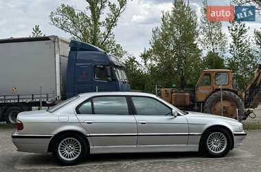 Седан BMW 7 Series 2001 в 