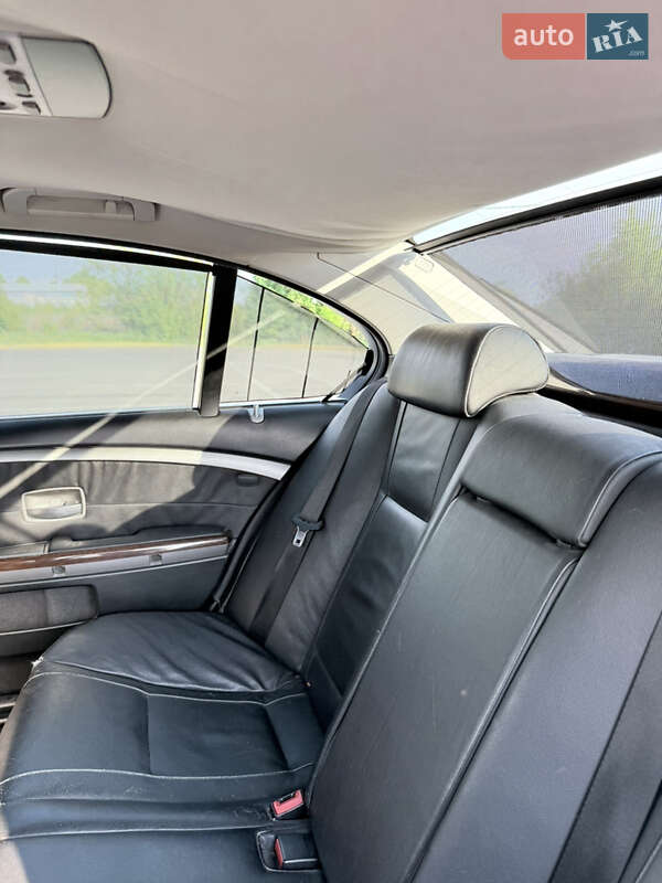 Седан BMW 7 Series 2003 в Чернівцях