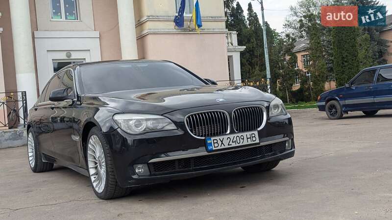Седан BMW 7 Series 2010 в Ровно