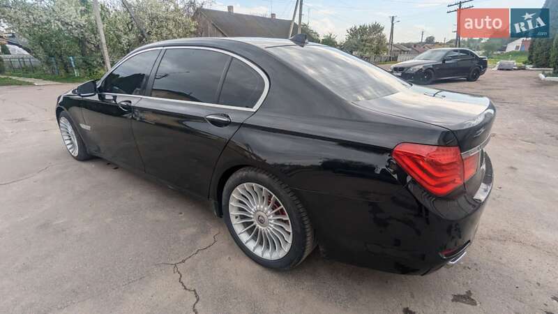 Седан BMW 7 Series 2010 в Ровно