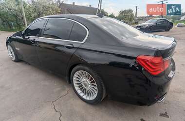 Седан BMW 7 Series 2010 в 