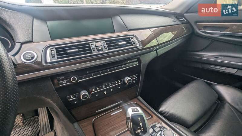 Седан BMW 7 Series 2010 в Ровно