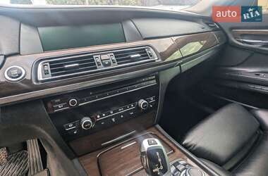Седан BMW 7 Series 2010 в 
