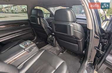 Седан BMW 7 Series 2010 в 