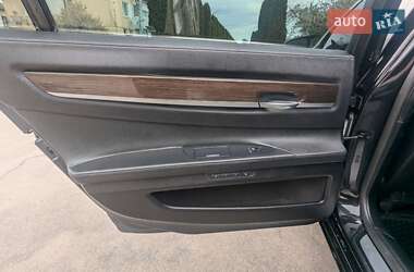 Седан BMW 7 Series 2010 в 