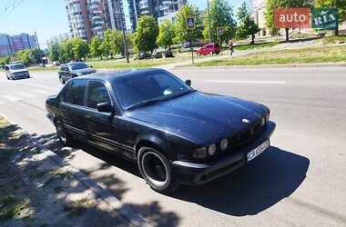 Седан BMW 7 Series 1992 в 