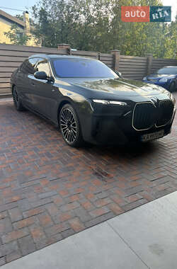 Седан BMW 7 Series 2024 в 