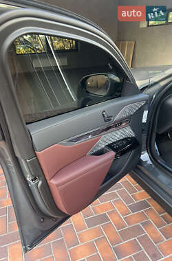 Седан BMW 7 Series 2024 в 