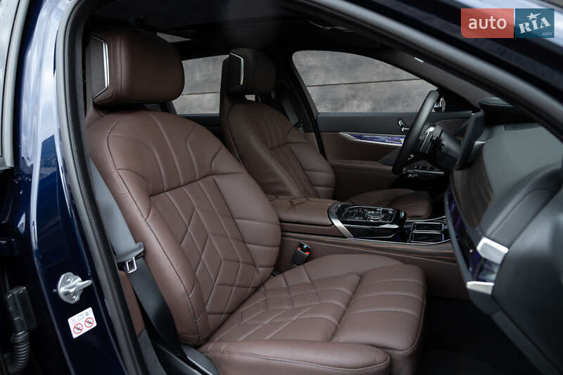 Седан BMW 7 Series 2023 в Києві
