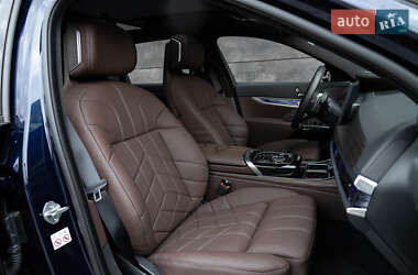 Седан BMW 7 Series 2023 в 