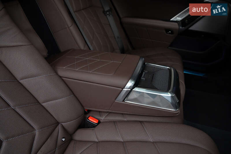 Седан BMW 7 Series 2023 в Києві