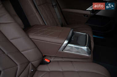 Седан BMW 7 Series 2023 в 