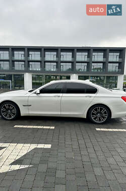 Седан BMW 7 Series 2011 в 