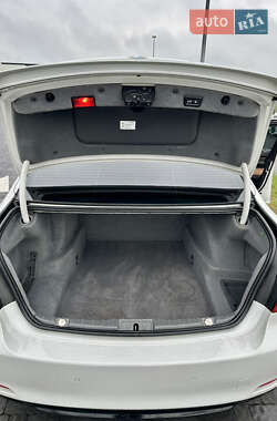 Седан BMW 7 Series 2011 в 