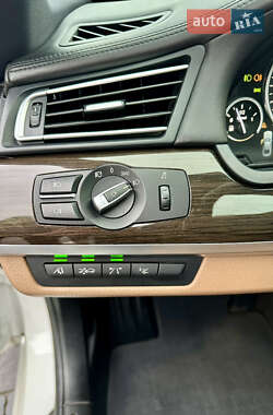 Седан BMW 7 Series 2011 в 