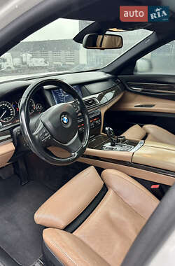 Седан BMW 7 Series 2011 в 