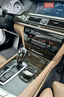 Седан BMW 7 Series 2011 в 