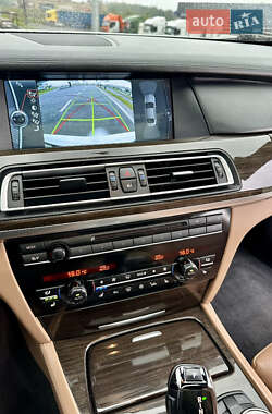 Седан BMW 7 Series 2011 в 