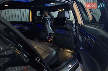 Седан BMW 7 Series 2016 в 