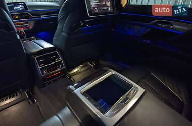 Седан BMW 7 Series 2016 в 