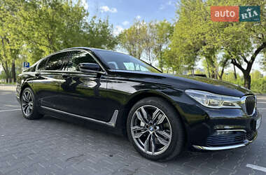 Седан BMW 7 Series 2016 в 