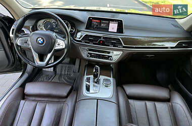 Седан BMW 7 Series 2016 в 