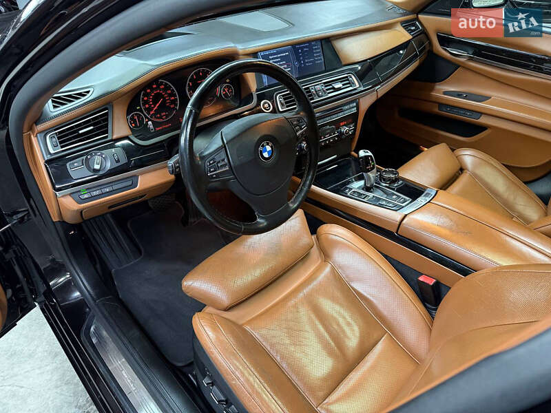 Седан BMW 7 Series 2010 в Одессе