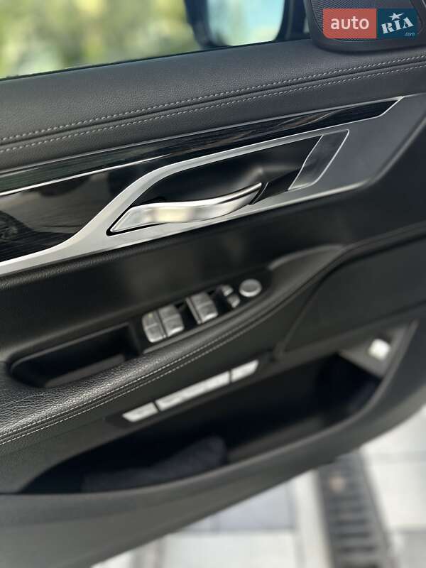Седан BMW 7 Series 2016 в Рівному