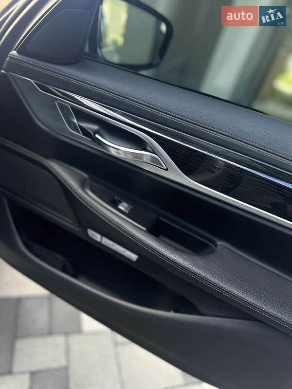 Седан BMW 7 Series 2016 в Рівному