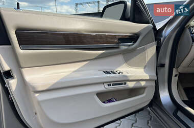 Седан BMW 7 Series 2010 в 