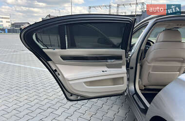 Седан BMW 7 Series 2010 в 