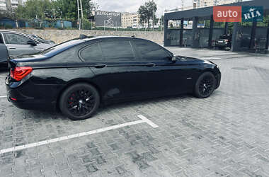 Седан BMW 7 Series 2010 в 