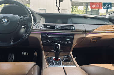Седан BMW 7 Series 2010 в 