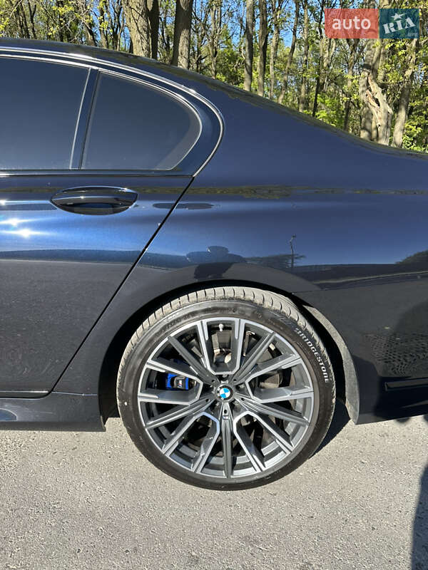 Седан BMW 7 Series 2021 в Львове