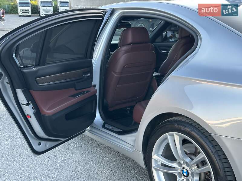 Седан BMW 7 Series 2015 в Ужгороде