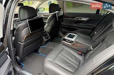 Седан BMW 7 Series 2018 в 