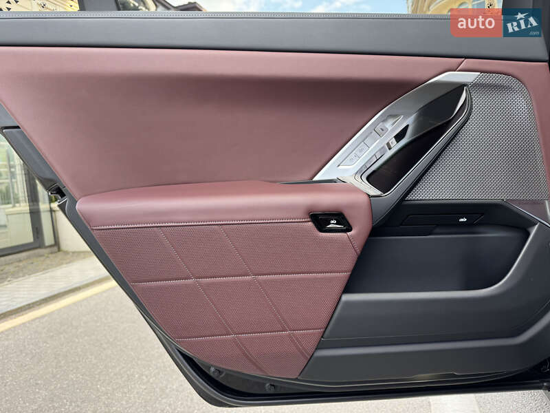 Седан BMW 7 Series 2023 в Києві