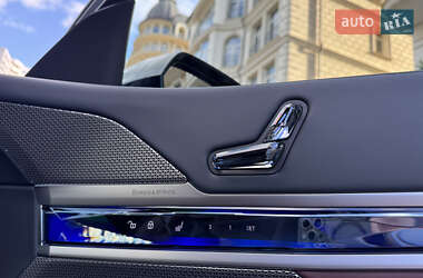 Седан BMW 7 Series 2023 в 