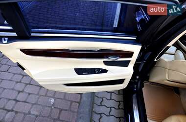 Седан BMW 7 Series 2010 в 