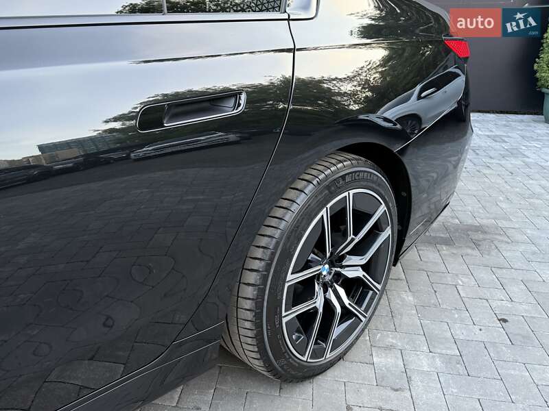 Седан BMW 7 Series 2024 в Киеве